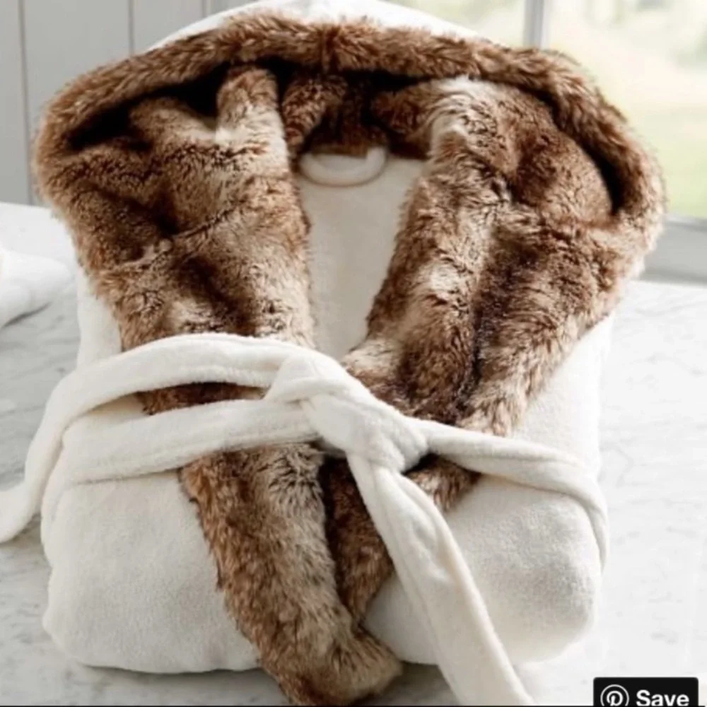 Pottery Barn Robe - Picture 1 of 2